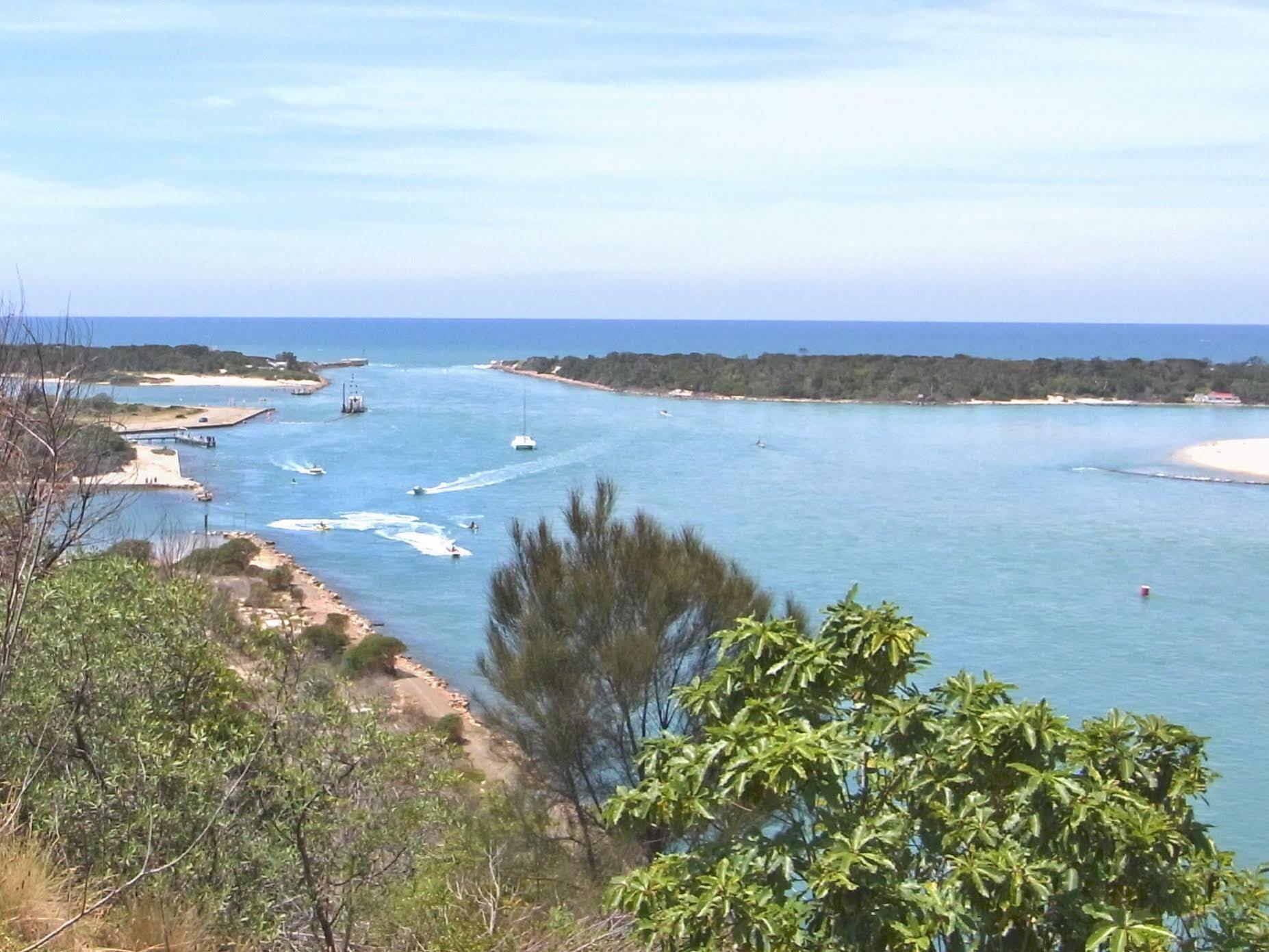 Lazy Acre Log Cabins Lakes Entrance Buitenkant foto