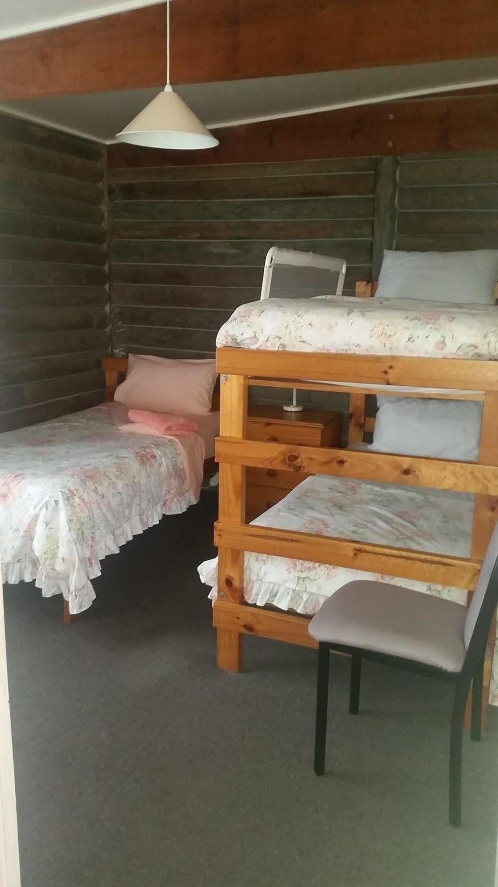 Lazy Acre Log Cabins Lakes Entrance Buitenkant foto