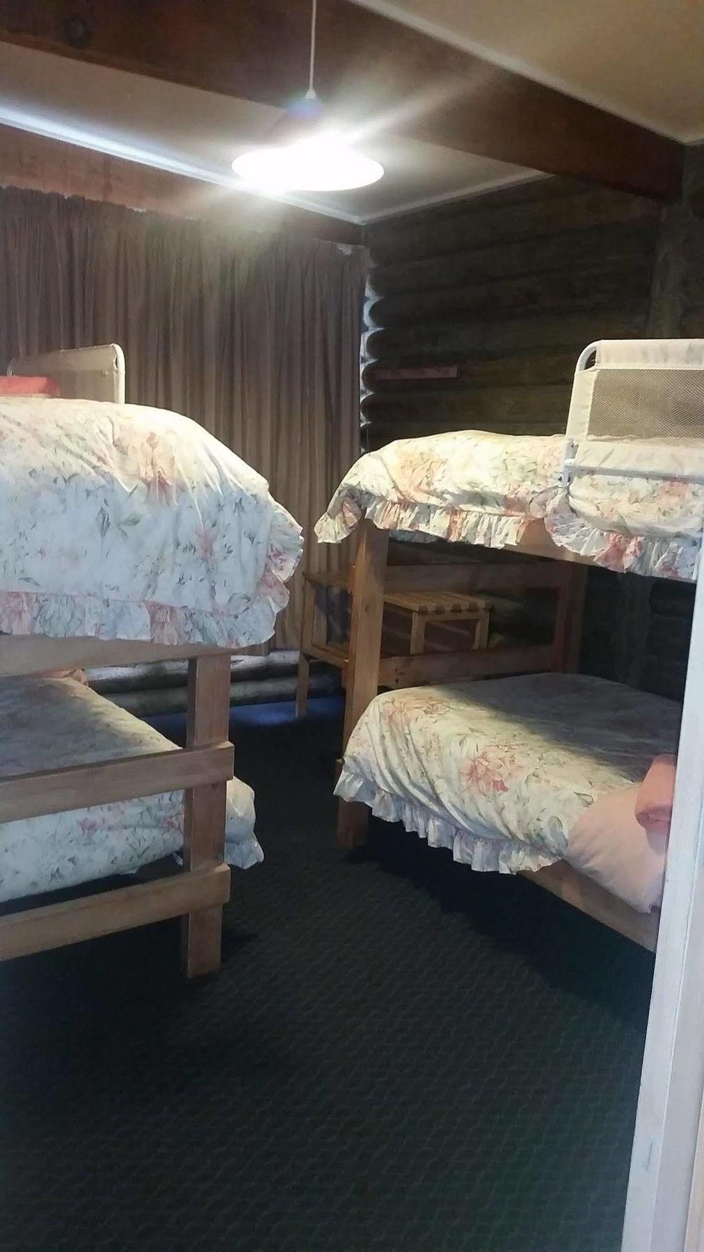 Lazy Acre Log Cabins Lakes Entrance Buitenkant foto