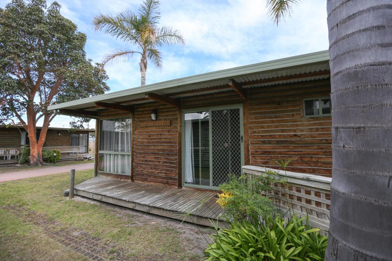 Lazy Acre Log Cabins Lakes Entrance Buitenkant foto