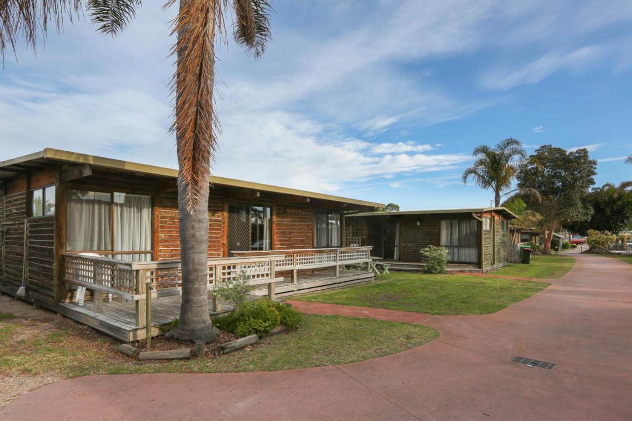 Lazy Acre Log Cabins Lakes Entrance Buitenkant foto