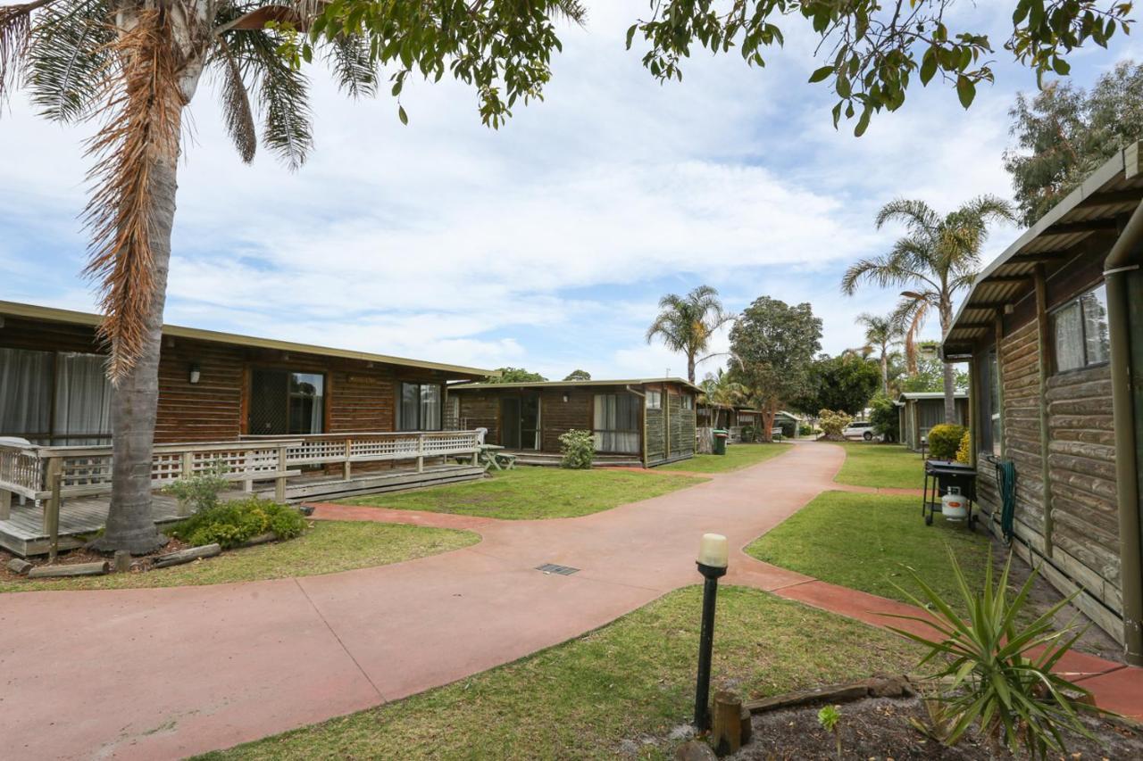 Lazy Acre Log Cabins Lakes Entrance Buitenkant foto