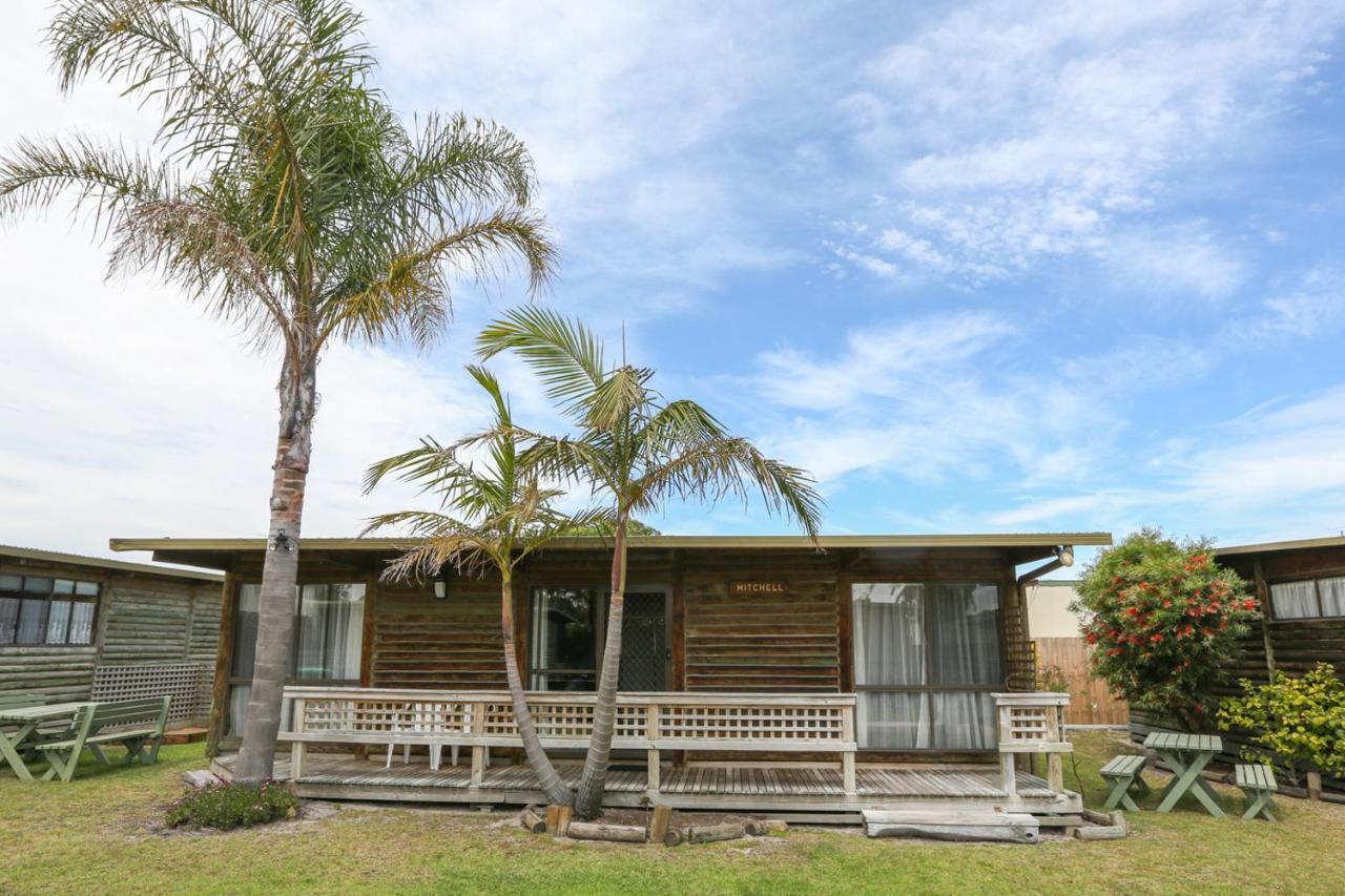Lazy Acre Log Cabins Lakes Entrance Buitenkant foto