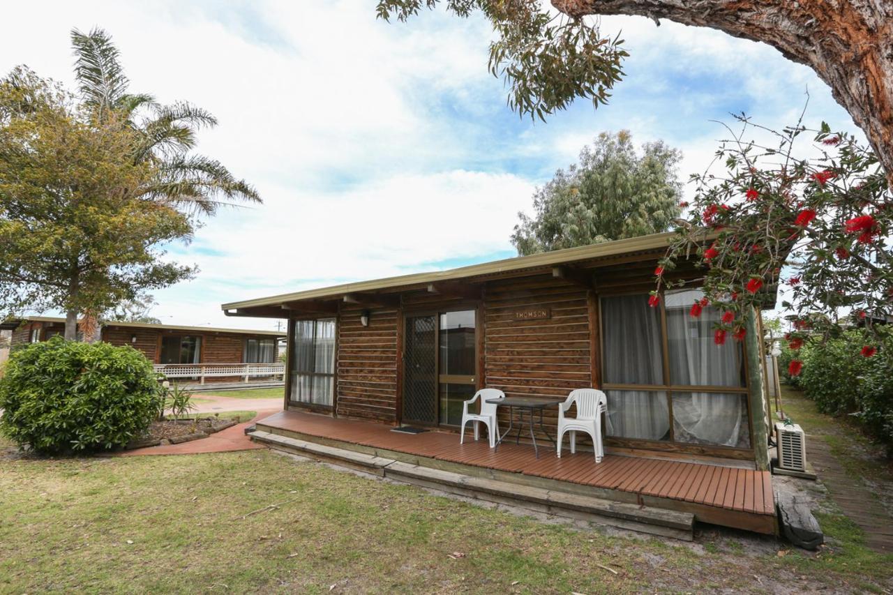 Lazy Acre Log Cabins Lakes Entrance Buitenkant foto