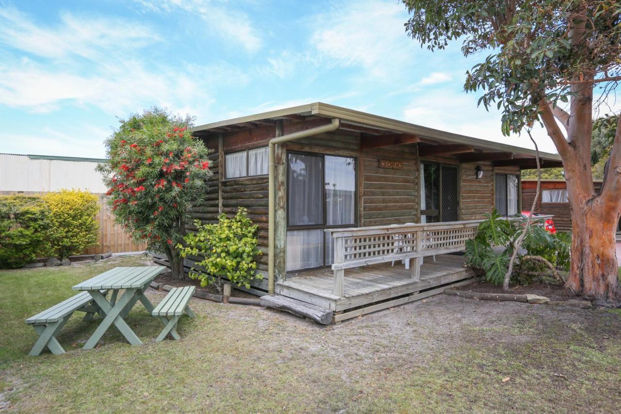 Lazy Acre Log Cabins Lakes Entrance Buitenkant foto