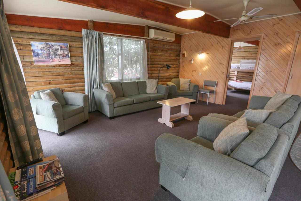 Lazy Acre Log Cabins Lakes Entrance Buitenkant foto
