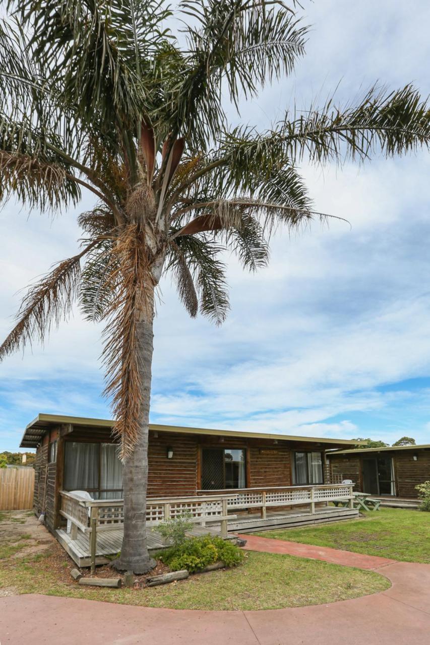 Lazy Acre Log Cabins Lakes Entrance Buitenkant foto